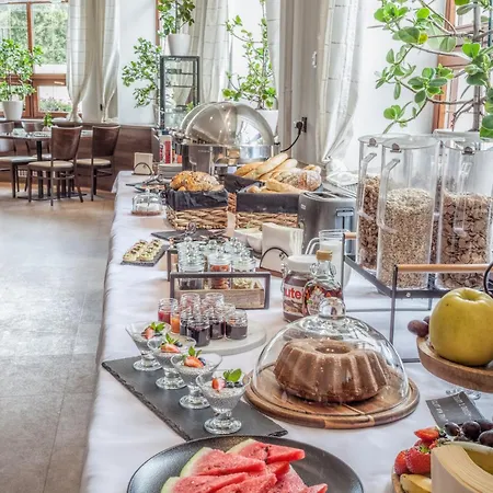 Slavia Hotel 3*